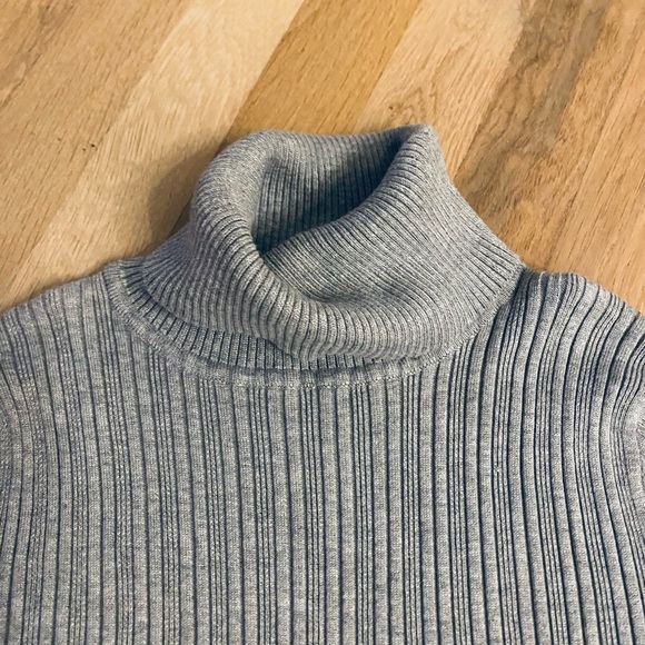 Grey stretchy rib turtleneck size Large - Picture 2 of 7